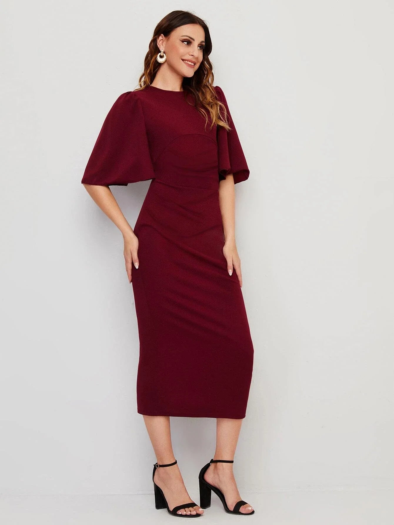 SHEIN Modely Butterfly Sleeve Keyhole Back Split Hem Dress