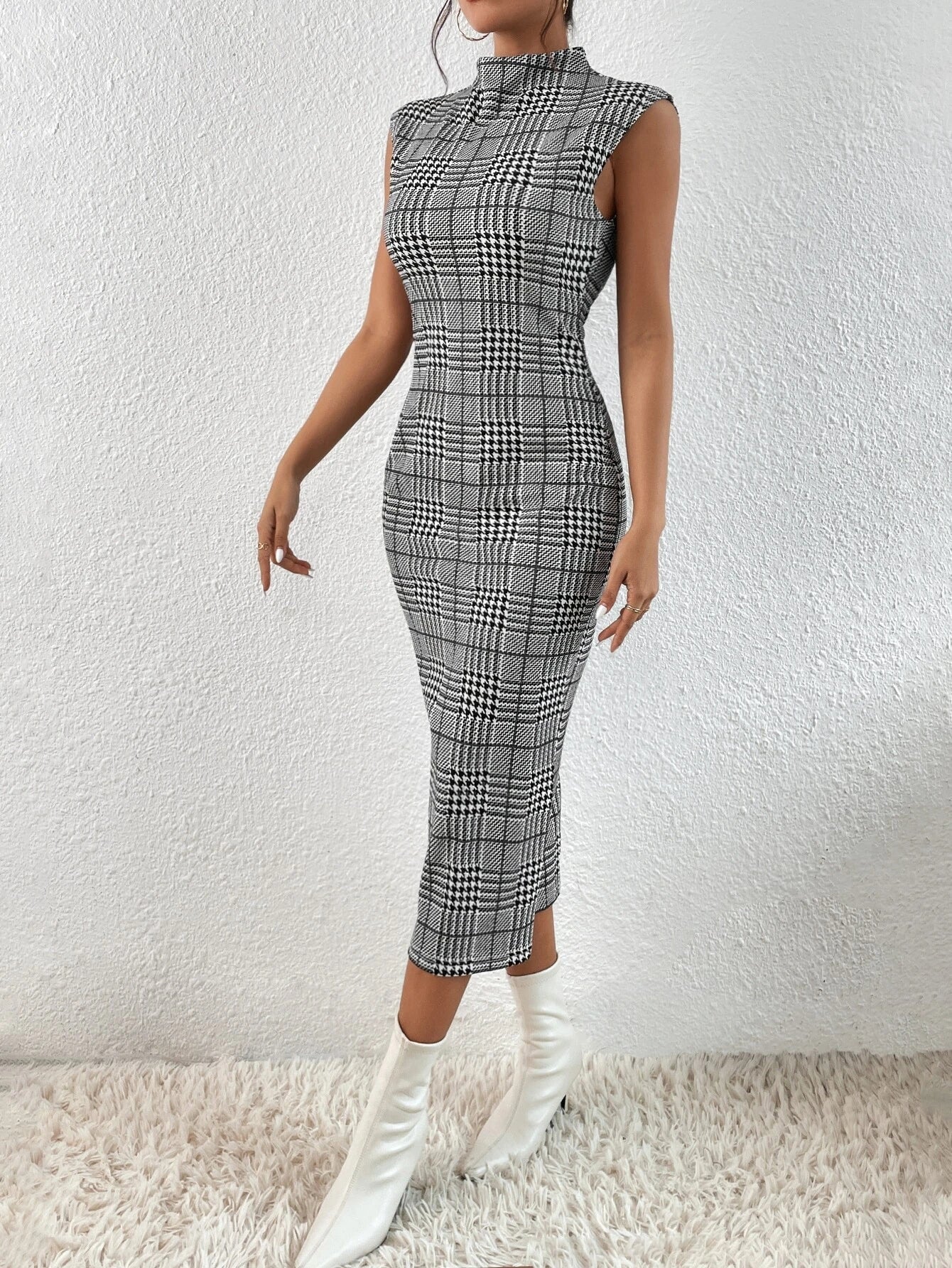 SHEIN Privé Houndstooth Print Mock Neck Sleeveless Bodycon Dress