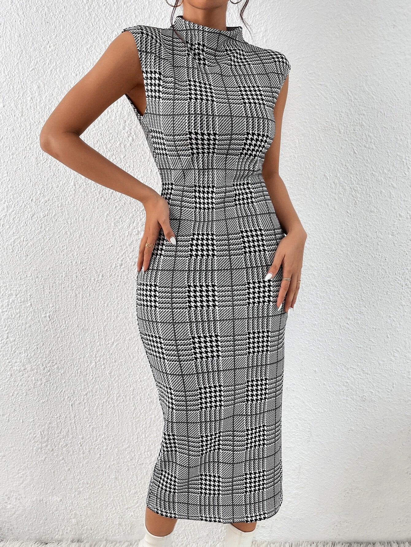 SHEIN Privé Houndstooth Print Mock Neck Sleeveless Bodycon Dress