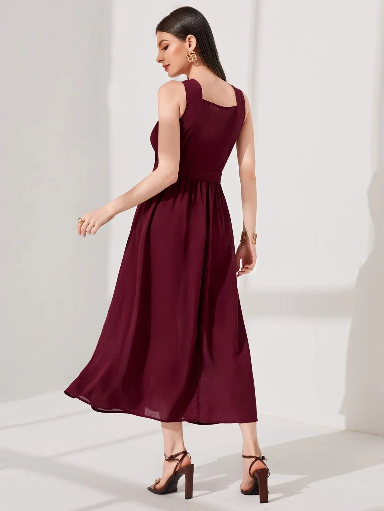 SHEIN Modely Solid Halter Neck A-line Dress