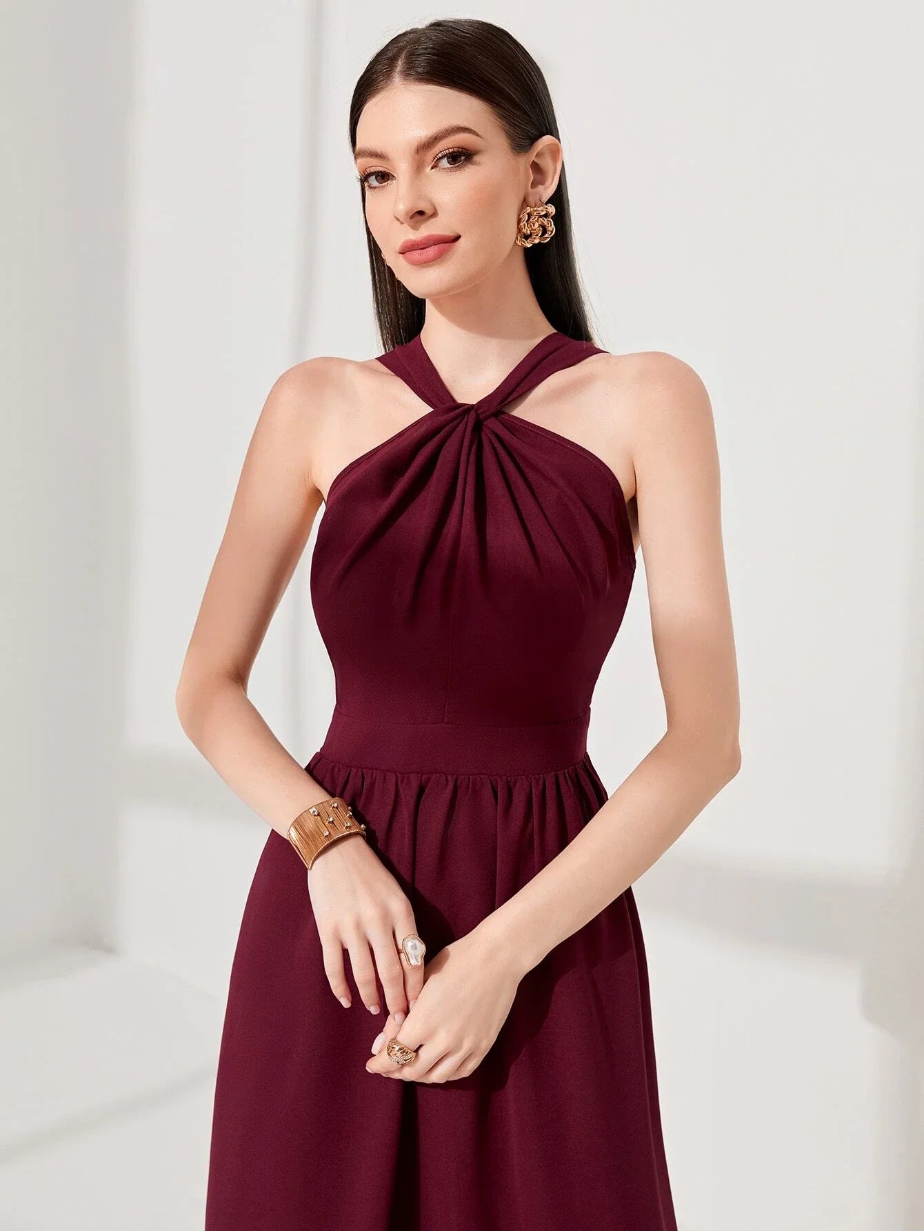 SHEIN Modely Solid Halter Neck A-line Dress