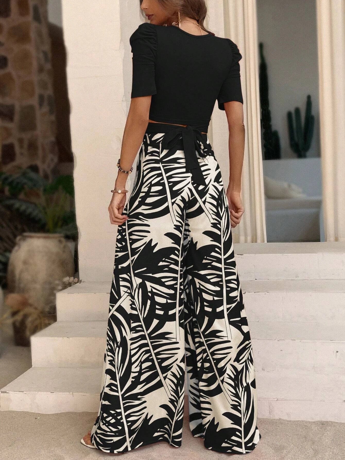 SHEIN VCAY Solid Crop Tee & Tropical Print Wide Leg Pants