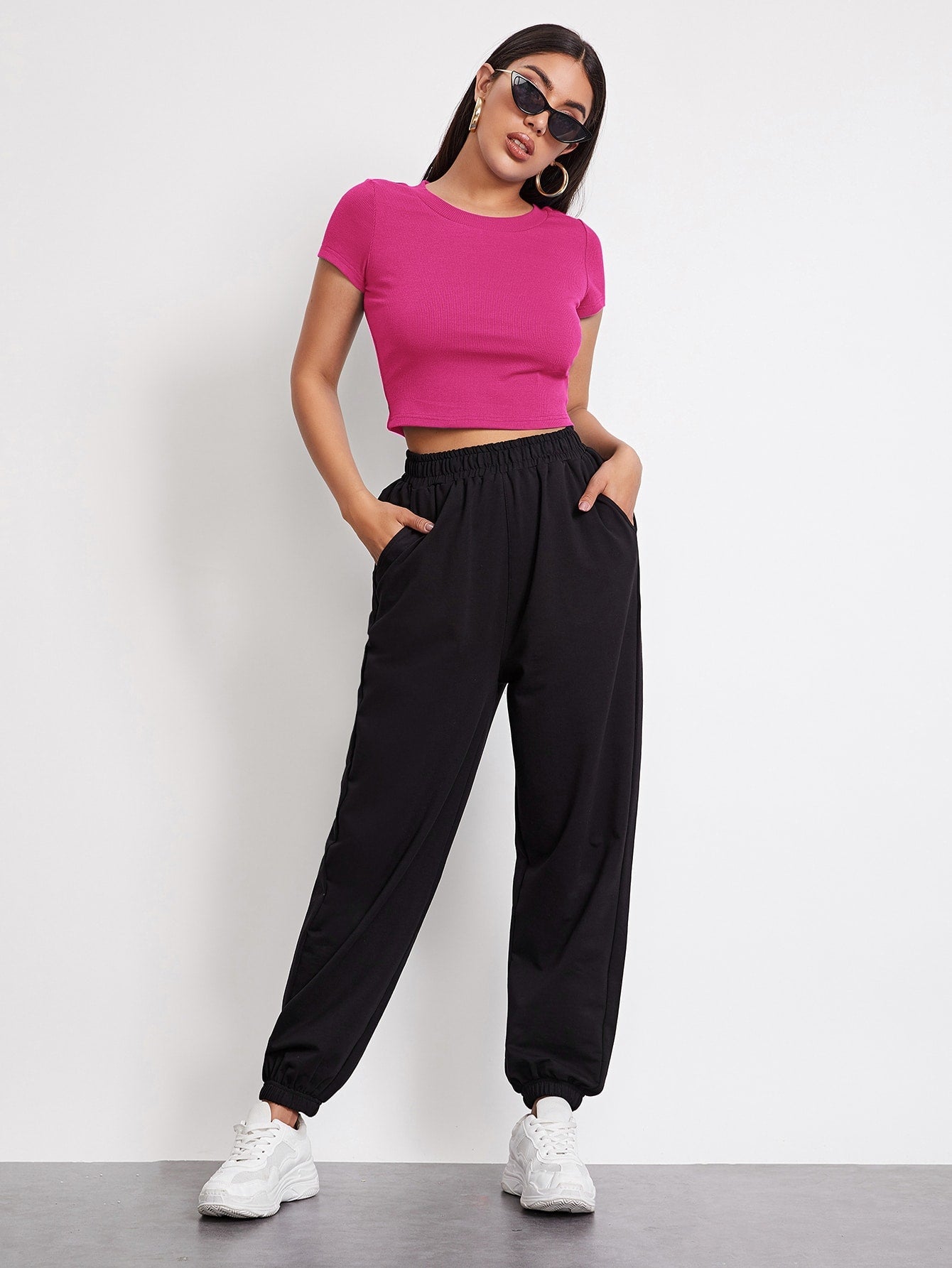 SHEIN EZwear Crew Neck Crop Tee