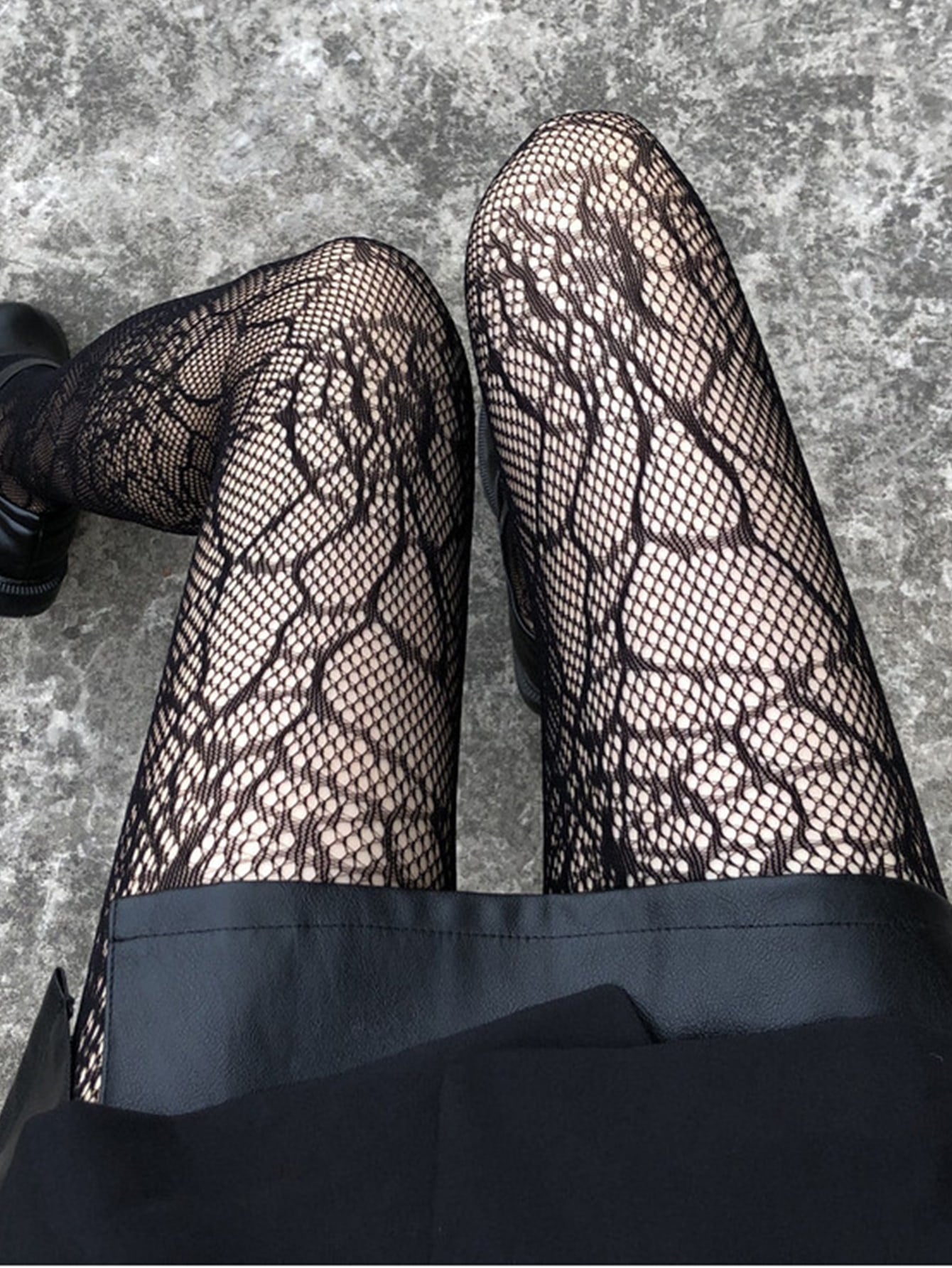 SHEIN Spiderweb Pattern Fishnet Tights